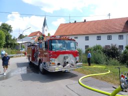 Fahnenwiederweihe mit Fahrzeugsegnung